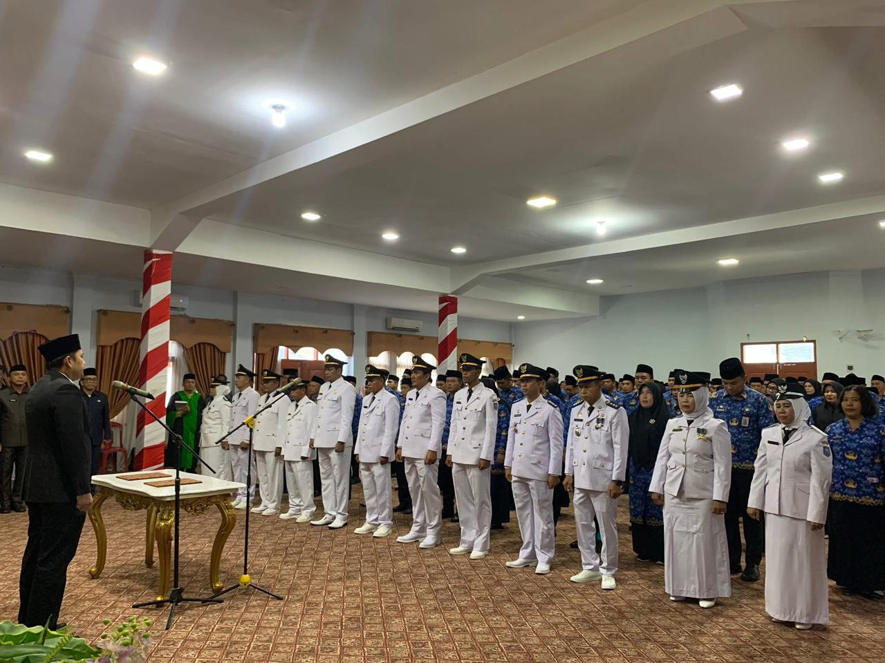 Pengambilan sumpah dan jabatan eselon III dan IV di Auditorium Rumah Dinas Bupati Merangin. Jumat (26/9/2025)
