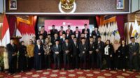 Gubernur Jambi, Dr. H. Al Haris, S.Sos., MH., secara resmi melantik jajaran direksi baru Bank Pembangunan Daerah (BPD) Jambi atau Bank Jambi