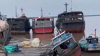Dermaga Pelabuhan di Kuala Tungkal Ambruk, 2 Kapal Karam