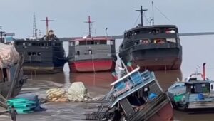 Dermaga Pelabuhan di Kuala Tungkal Ambruk, 2 Kapal Karam