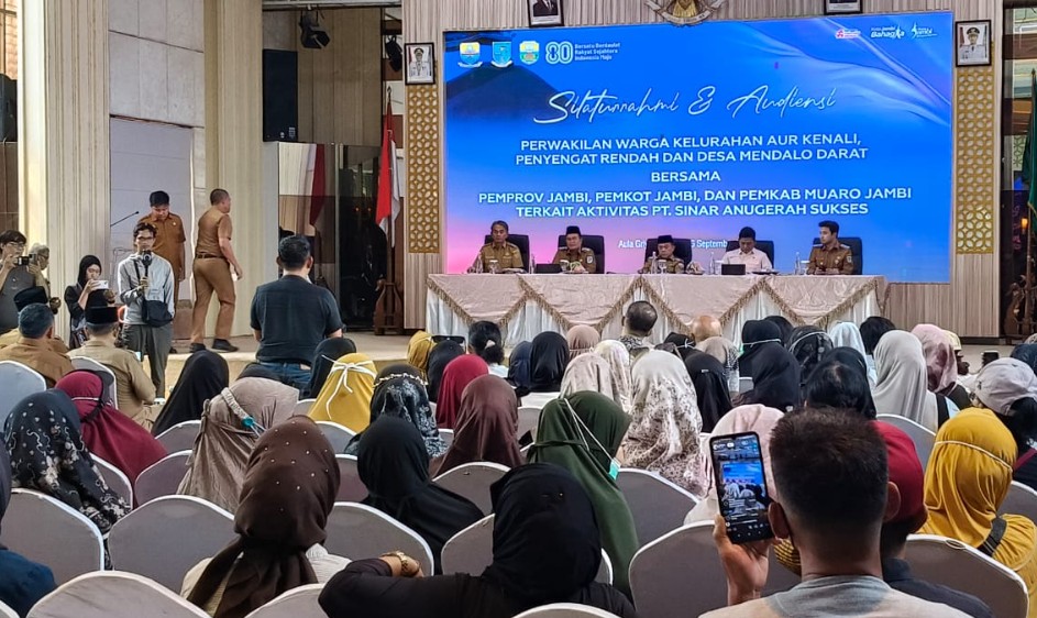 Soal Aktivitas PT SAS, Gubernur Jambi Al Haris Dengarkan Aspirasi Warga Aur Kenali Soal Aktivitas PT SAS, Gubernur Jambi Al Haris Dengarkan Aspirasi Warga Aur Kenali