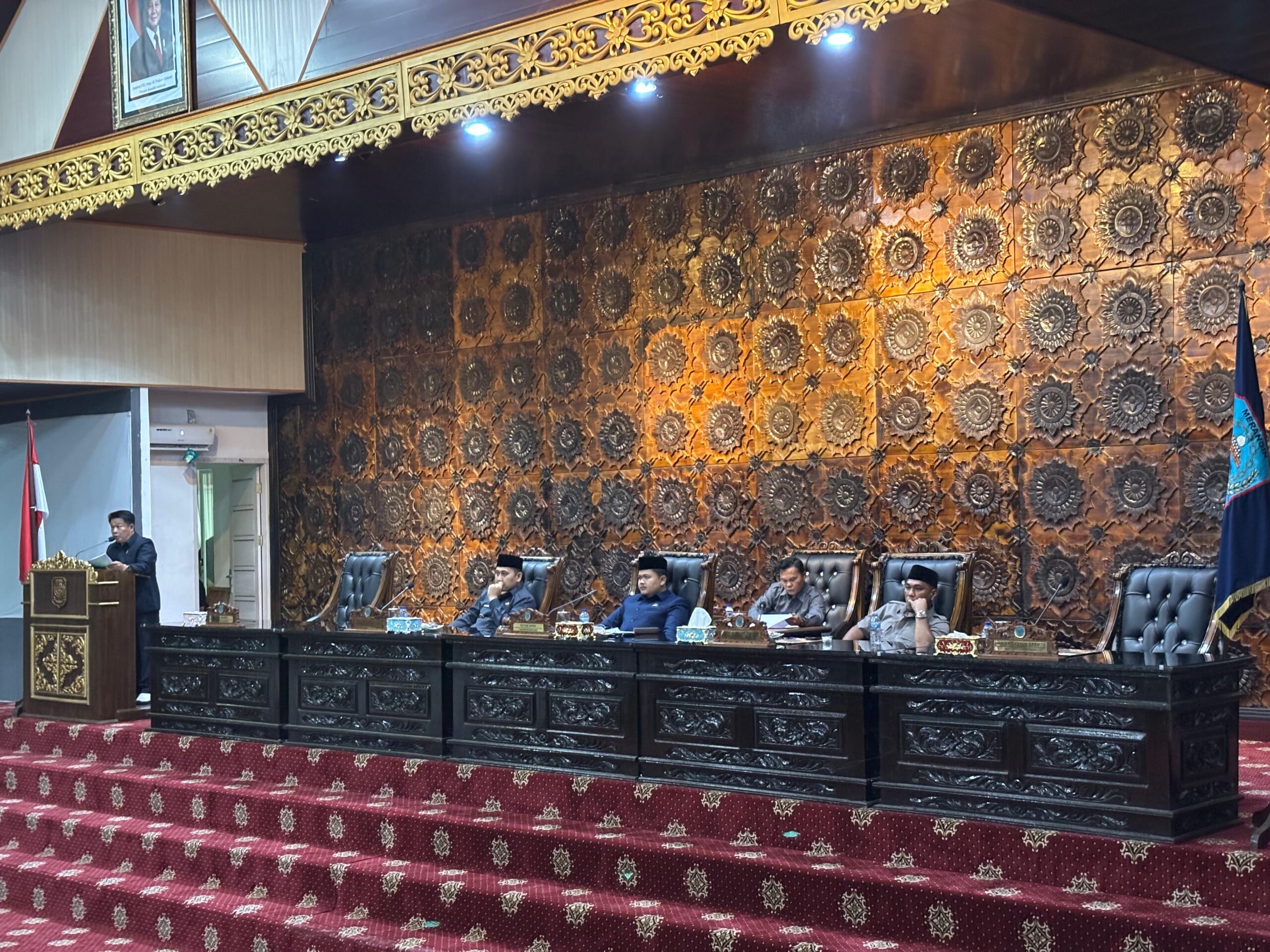 Ketua DPRD Merangin, M Rifaldi saat pimpin Rapat Paripurna penandatanganan kesepakatan KUA dan PPAS Tahun 2026. Foto: Edo