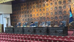 DPRD Kabupaten Merangin menggelar rapat paripurna dalam rangka penyampaian Nota Keuangan Rancangan Anggaran Pendapatan dan Belanja Daerah (R-APBD) Tahun 2026, Senin (20/10/2025).