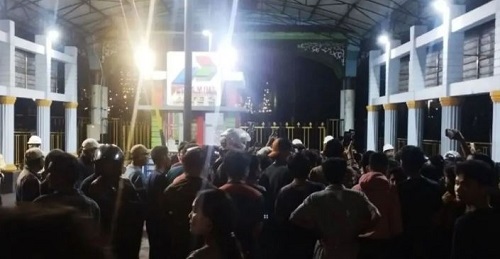 kilang pertamina di dumai terbakar, ada ledakan keras