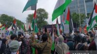 Massa Suarakan Kemerdekaan Palestina di Kedubes Amerika