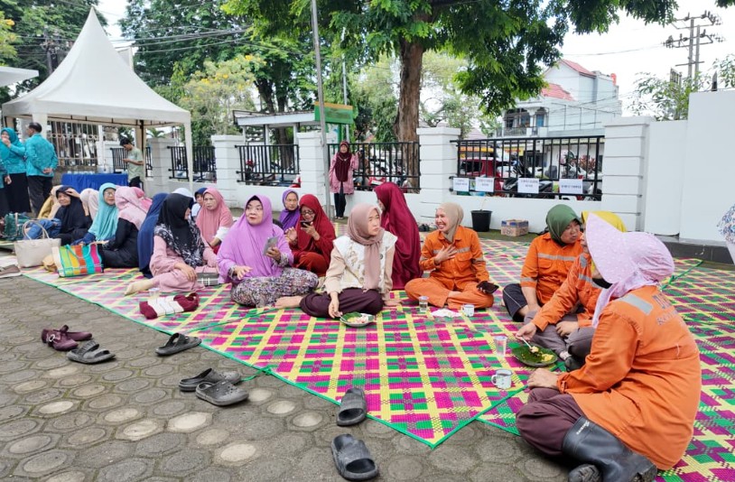 Masyarakat Antusias!!! “Sarapan Murah Rp.3000” PKK Jambi Kian Diminati
