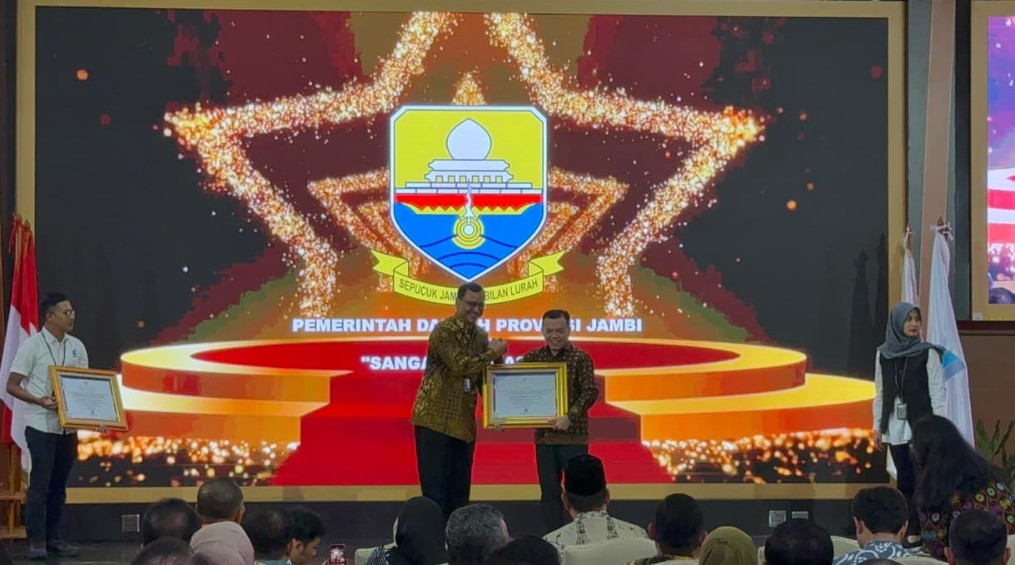 Gubernur Al Haris Raih Penghargaan Akreditasi Kearsipan Tingkat Nasional, Dengan Kategori “Sangat Memuaskan”