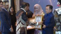 Gubernur Al Haris Terima Penghargaan "Pemerintah Daerah Terbaik" dari Kementerian Kebudayaan
