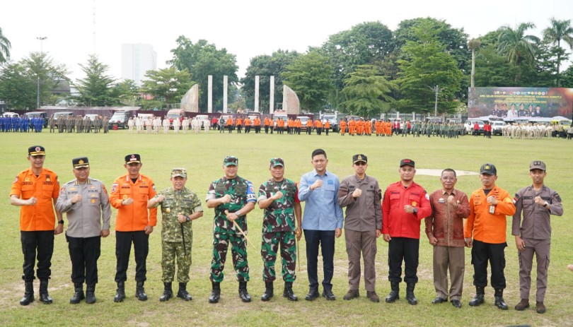 Gubernur Al Haris Dampingi Pangdam XX/TIB Pimpin Apel Kesiapsiagaan Penanggulangan Karhutla di Provinsi Jambi