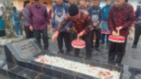 Wakil Ketua DPRD Kota Sungai Penuh Ziarah ke Makam Alm H Fauzi Siin