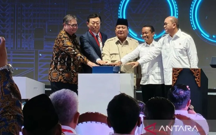 Prabowo Resmikan Pabrik Petrokimia Terbesar se-Asia Tenggara Prabowo Resmikan Pabrik Petrokimia Terbesar se-Asia Tenggara