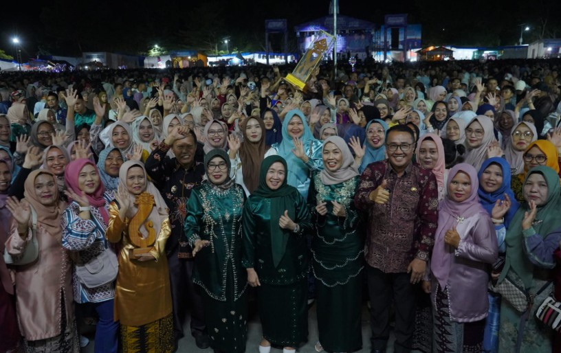 Hj. Hesnidar Haris: Jambore Kader PKK Kota Sungai Penuh Paling Meriah Se-Provinsi Jambi Hj. Hesnidar Haris: Jambore Kader PKK Kota Sungai Penuh Paling Meriah Se-Provinsi Jambi