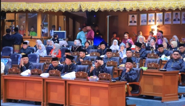 DPRD Gelar Paripurna Istimewa HUT ke-26 Muaro Jambi, Aidi Hatta Soroti Evaluasi dan Akselerasi Pembangunan DPRD Gelar Paripurna Istimewa HUT ke-26 Muaro Jambi, Aidi Hatta Soroti Evaluasi dan Akselerasi Pembangunan