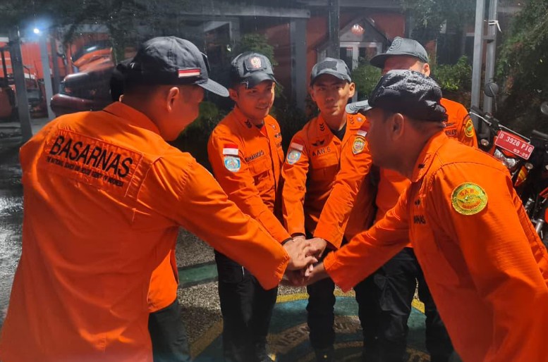 Kantor SAR Jambi Kerahkan 10 Rescuer Bantu Penanganan Banjir di Sumatera Barat