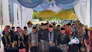 Gubernur Jambi H Al Haris dan Bupati Merangin H M Syukur dampingi Menteri Koordinator Bidang Pangan Zulkifli Hasan (Zulhas) di gedung DPRD Merangin. foto: Edo Guntara