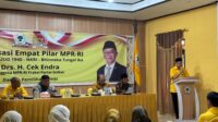 Anggota DPR RI sekaligus Anggota MPR RI, Drs. H. Cek Endra, menegaskan pentingnya penguatan wawasan kebangsaan melalui Sosialisasi Empat Pilar MPR RI yang meliputi Pancasila, Undang-Undang Dasar Negara Republik Indonesia Tahun 1945, Negara Kesatuan Republik Indonesia (NKRI), serta Bhinneka Tunggal Ika. Senin (14/12/2025).