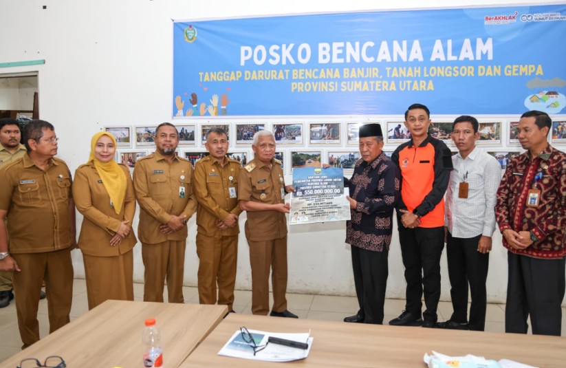 Sumut - Jambi Bersatu Tangani Bencana: Wagub Sani Bawa Dana Rp 550 Juta dan 10 Ton Beras Ke Medan Sumut - Jambi Bersatu Tangani Bencana: Wagub Sani Bawa Dana Rp 550 Juta dan 10 Ton Beras Ke Medan