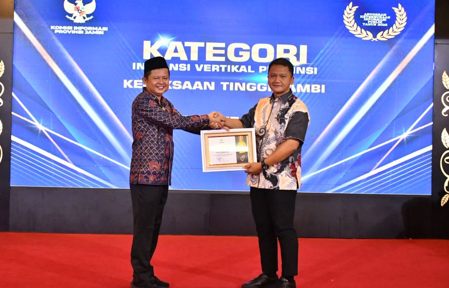 Kejati Jambi Raih Penghargaan Keterbukaan Informasi Publik 2025 Kejati Jambi Raih Penghargaan Keterbukaan Informasi Publik 2025