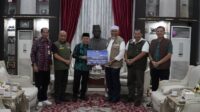 Gubernur Al Haris Serahkan Langsung Bantuan Provinsi Jambi ke Gubernur Sumbar untuk Korban Banjir dan Longsor Gubernur Al Haris Serahkan Langsung Bantuan Provinsi Jambi ke Gubernur Sumbar untuk Korban Banjir dan Longsor