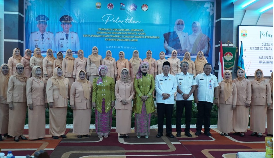 Bupati BBS Ikuti Pelantikan Pengurus Dekranasda, Himpaudi, GOW dan DWP Muaro Jambi
