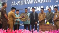 Pondok Pesantren (Ponpes) Al-Munawwaroh Bangko menggelar Al-Munawwaroh Fest 2026 dalam rangka memperingati Milad ke-25 ponpes tersebut, Selasa (27/1/2026). Kegiatan yang berlangsung di halaman Ponpes Al-Munawwaroh itu secara resmi dibuka oleh Wakil Bupati Merangin, Khafid Moein. Pondok Pesantren (Ponpes) Al-Munawwaroh Bangko menggelar Al-Munawwaroh Fest 2026 dalam rangka memperingati Milad ke-25 ponpes tersebut, Selasa (27/1/2026). Kegiatan yang berlangsung di halaman Ponpes Al-Munawwaroh itu secara resmi dibuka oleh Wakil Bupati Merangin, Khafid Moein.