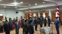 Bupati Merangin H. M. Syukur (HMS) secara resmi melantik delapan Pejabat Pimpinan Tinggi Pratama di lingkungan Pemerintah Kabupaten Merangin. Pelantikan dan pengambilan sumpah/janji jabatan berlangsung di Auditorium Rumah Dinas Bupati Merangin, Jumat (30/1/2026). Bupati Merangin H. M. Syukur (HMS) secara resmi melantik delapan Pejabat Pimpinan Tinggi Pratama di lingkungan Pemerintah Kabupaten Merangin. Pelantikan dan pengambilan sumpah/janji jabatan berlangsung di Auditorium Rumah Dinas Bupati Merangin, Jumat (30/1/2026).