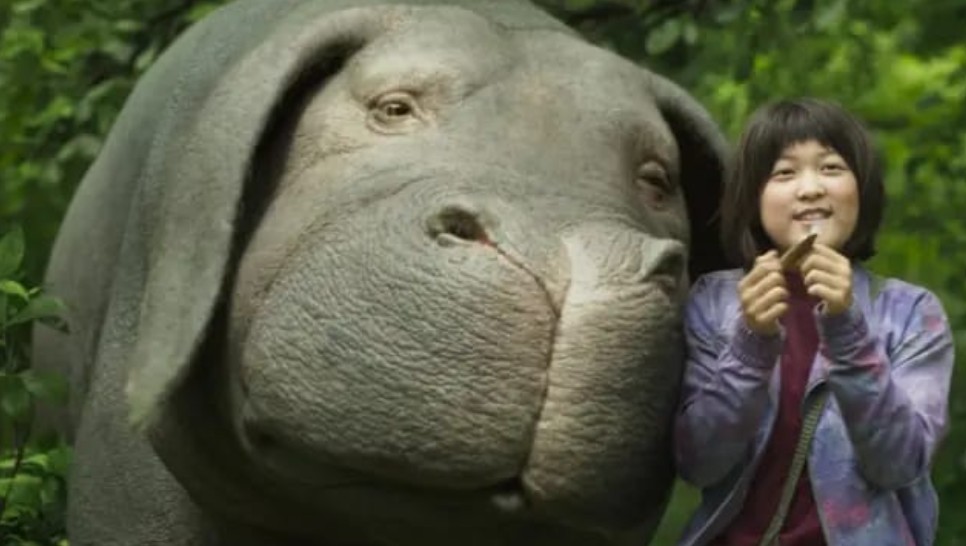 Kesan Nonton Film Korea Terbaik Okja (2017): Film Netflix yang Menampar Nurani Penonton Kesan Nonton Film Korea Terbaik Okja (2017): Film Netflix yang Menampar Nurani Penonton