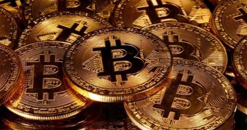 Bitcoin dan Judi Online: Mengapa Keduanya Sama-Sama Berisiko bagi Keuangan Masyarakat
