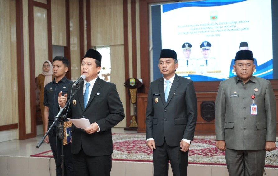 10 Pejabat Eselon II Muaro Jambi Dilantik, BBS Tegaskan: Tidak Ada Jual Beli Jabatan 10 Pejabat Eselon II Muaro Jambi Dilantik, BBS Tegaskan: Tidak Ada Jual Beli Jabatan