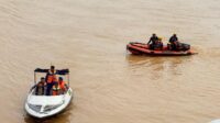 Diduga Lompat dari Jembatan Aurduri I, Seorang Warga Hilang di Sungai Batanghari
