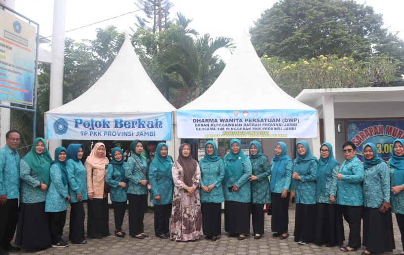 Jumat Berkah TP PKK Jambi, Sarapan Sehat Pagi Hari Bikin Warga Bahagia Jumat Berkah TP PKK Jambi, Sarapan Sehat Pagi Hari Bikin Warga Bahagia