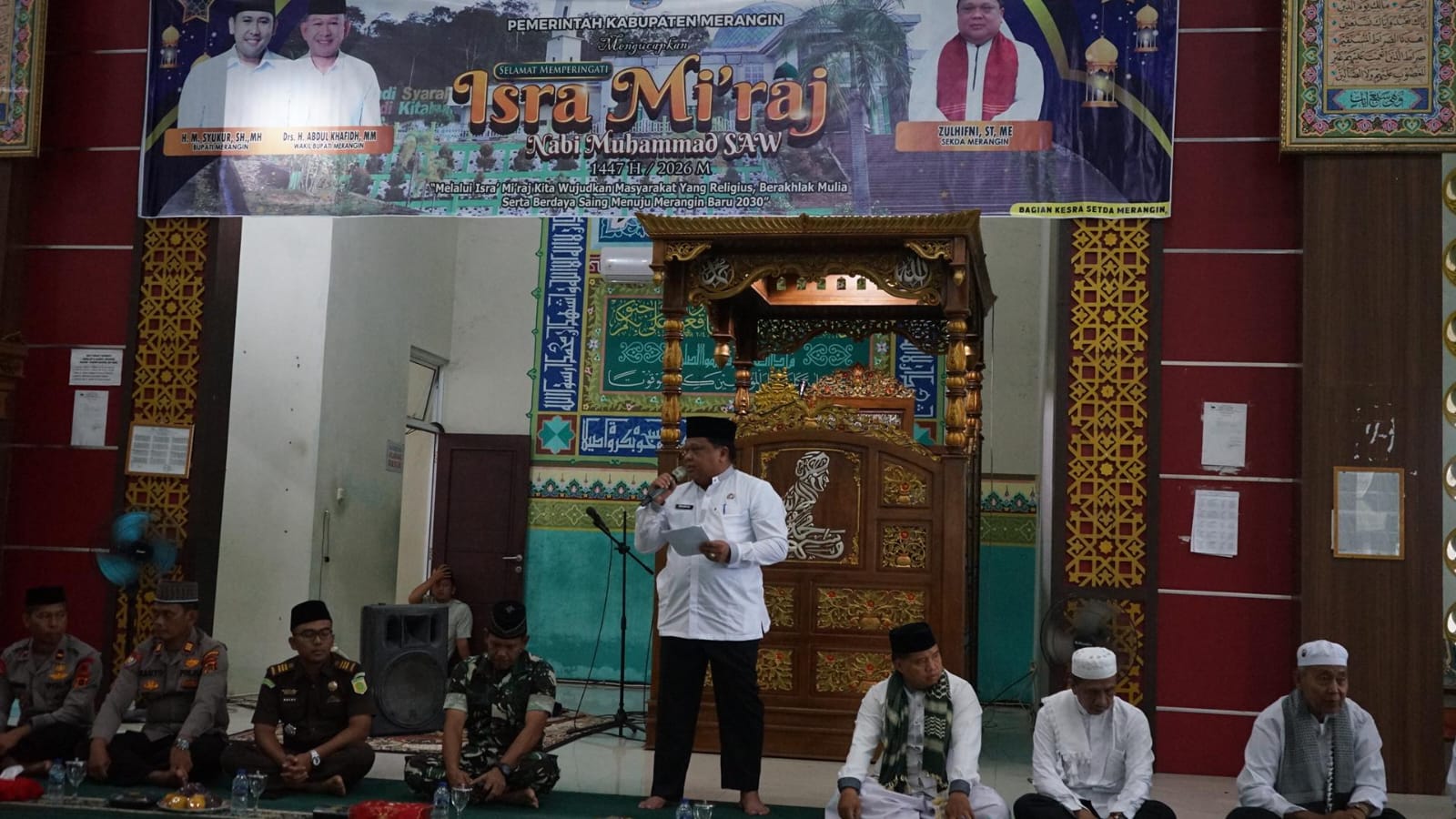 Pemerintah Kabupaten Merangin memperingati Isra Mi’raj Nabi Muhammad SAW 1447 Hijriah/2026 Masehi dengan penuh khidmat di Masjid Baitul Makmur Sungai Misang, Senin (2/2/2026).