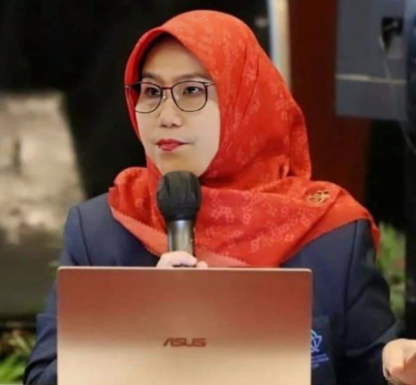 Dr. Hj. Fadlilah, M.Pd, Dekan Fakultas Tarbiyah Dan Keguruan UIN Sulthan Thaha Saifuddin Jambi