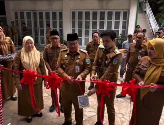 Maulana-Diza Resmikan Gedung Laboratorium Kesehatan Lingkungan