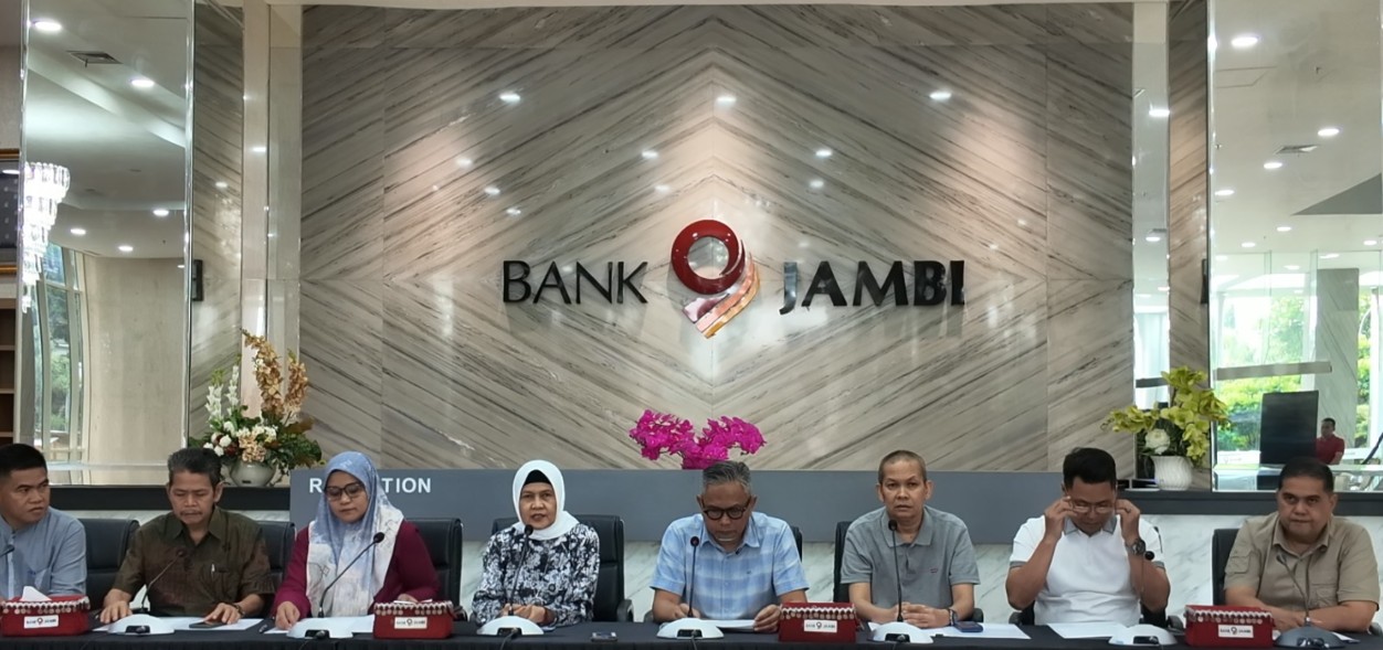 Manajemen Minta Maaf dan Pastikan Hak Nasabah Tetap Terlindungi, Soal Layanan Bank Jambi Terganggu