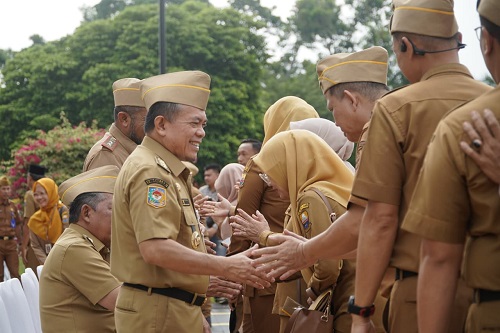 gubernur al haris minta asn bekerja maksimal hadapi tantangan global gubernur al haris minta asn bekerja maksimal hadapi tantangan global