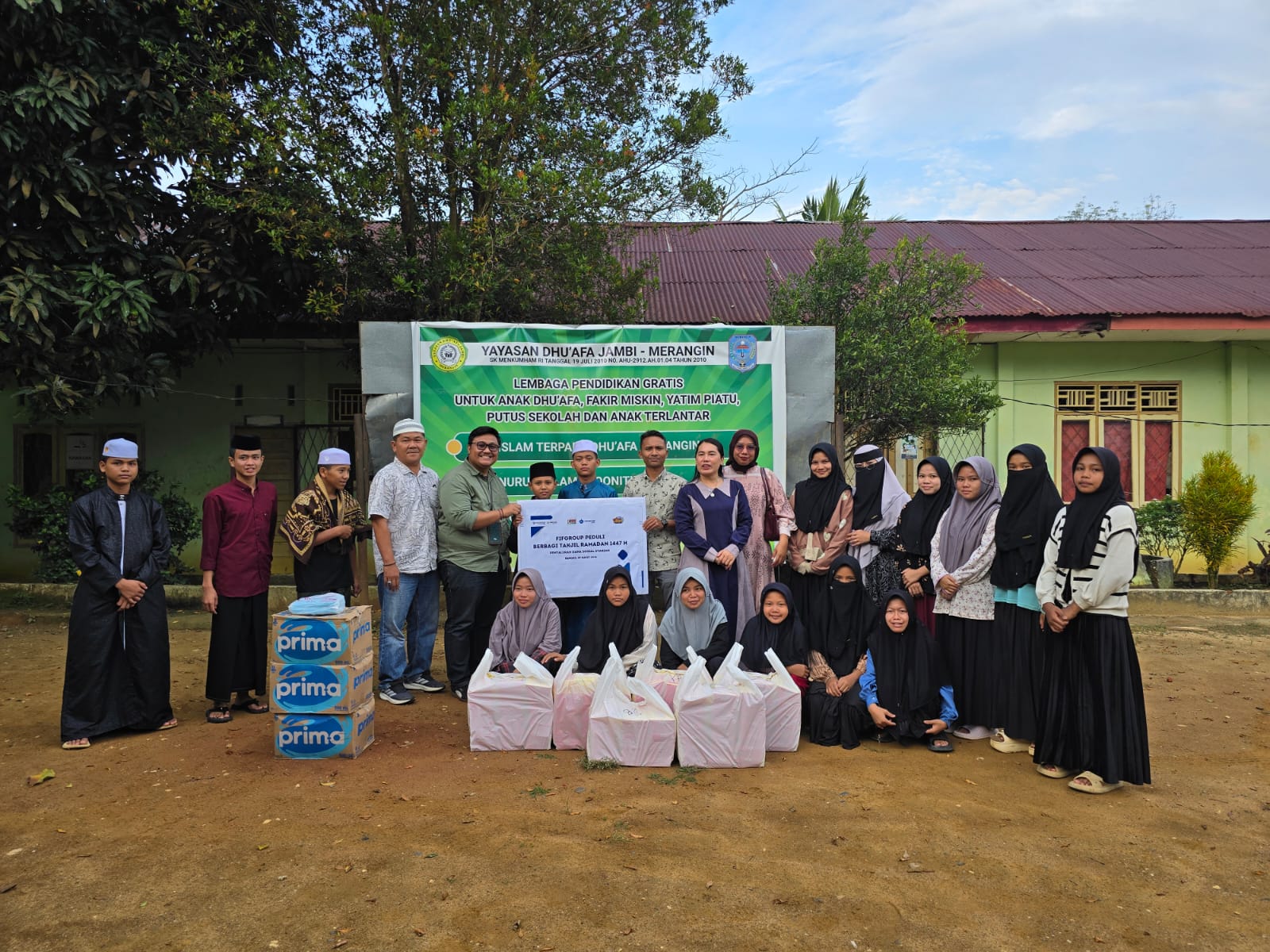 Memasuki bulan suci Ramadan 1447 Hijriah, kepedulian sosial terus mengalir dari berbagai sektor. Kali ini, PT Federal International Finance (FIFGROUP) Cabang Bangko menunjukkan komitmennya melalui program “FIFGROUP Peduli Berbagi Takjil 2026”.