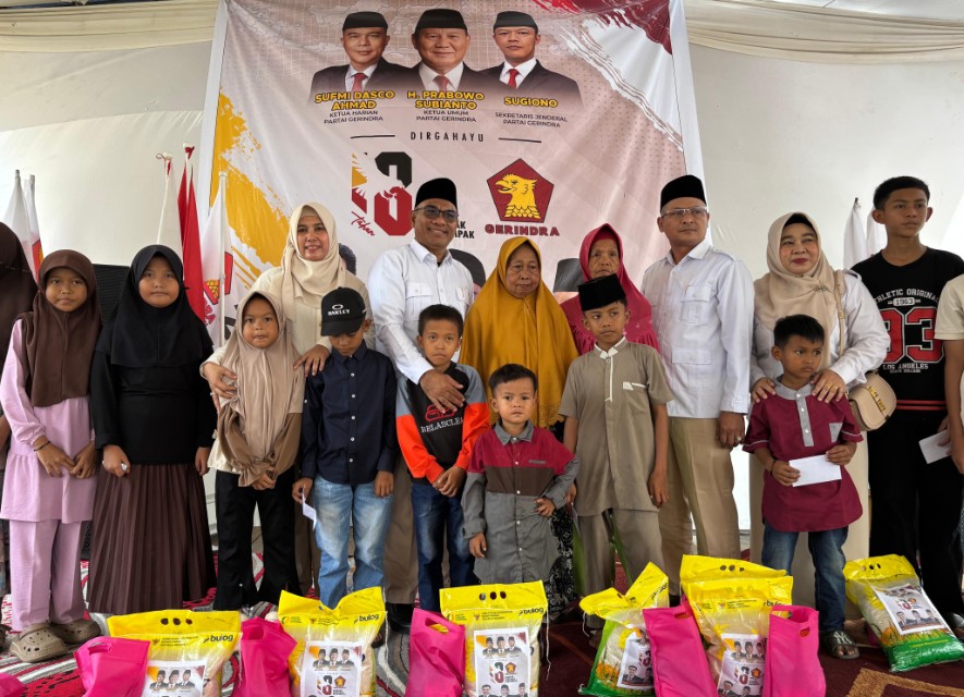 Anggota DPRD Muaro Jambi Fraksi Gerindra Rayakan Hari Jadi Partai Gerindra ke 18 di Desa Sungai Duren Anggota DPRD Muaro Jambi Fraksi Gerindra Rayakan Hari Jadi Partai Gerindra ke 18 di Desa Sungai Duren