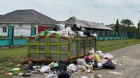 Sampah Menggunung di Jantung Perkantoran Pemkab Muaro Jambi