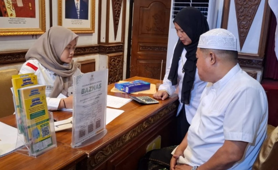 Kadis PUTR Jambi Muzakir Salurkan Zakat Fitrah 1447 H, Baznas RI Apresiasi Komitmen OPD Pemprov Kadis PUTR Jambi Muzakir Salurkan Zakat Fitrah 1447 H, Baznas RI Apresiasi Komitmen OPD Pemprov