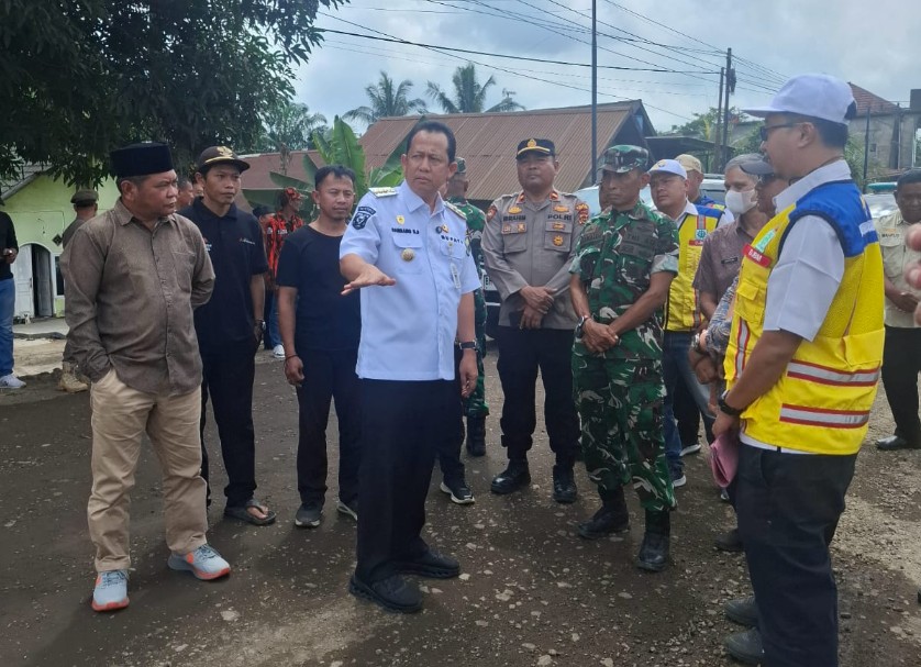 Tinjau Pembangunan Jalan Talang Duku, Bupati Muaro Jambi Harap Infrastruktur Berkualitas dan Tepat Waktu