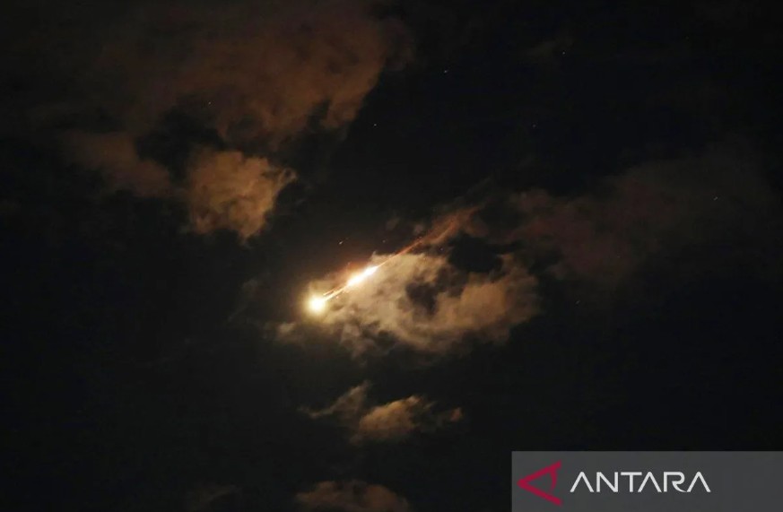 Iran klaim gelombang serangan ke-30 sukses hantam target AS dan Israel Iran klaim gelombang serangan ke-30 sukses hantam target AS dan Israel