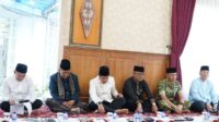 Safari Ramadhan di Tanjab Timur, Wagub Sani Serahkan Bantuan Stunting, CSR Hingga BAZNAS