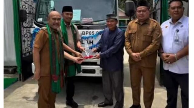 Bantu Bus Ponpes Miftahul Huda, Edi Purwanto Tegaskan Tanggung Jawab Kawal Pembangunan Bungo