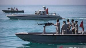 Iran Siap Pertahankan Diri, Tak Mau Negosiasi