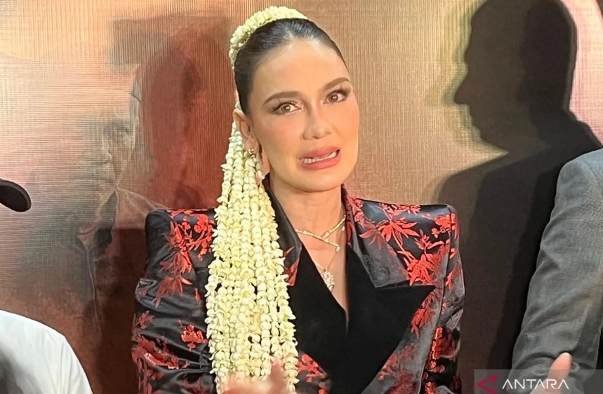 Luna Maya Bintangi Film Suzzanna, Ungkap Hal Bernuansa Berbeda Luna Maya Bintangi Film Suzzanna, Ungkap Hal Bernuansa Berbeda