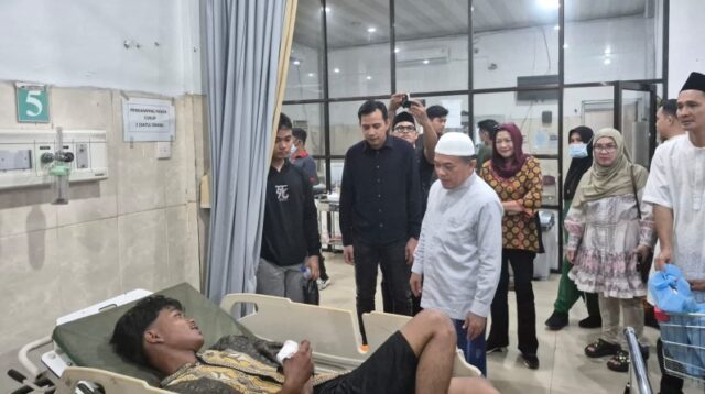 Lebaran Penuh Empati, Gubernur Al Haris Bawa Tali Asih dan Pastikan Layanan RS Tetap Prima
