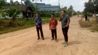 Kadis PUPR Muaro Jambi Janjikan Perbaikan Jalan di Talang Belido Secara Bertahap