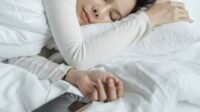 10 obat tidur alami yang terbukti ampuh dan aman untuk insomnia