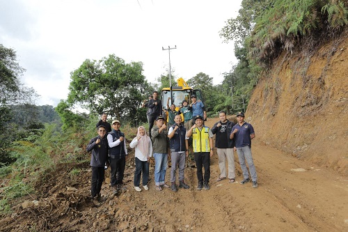 akses ekonomi lancar, warga ranah pemetik apresiasi gubernur jambi atas perbaikan jalan prioritas